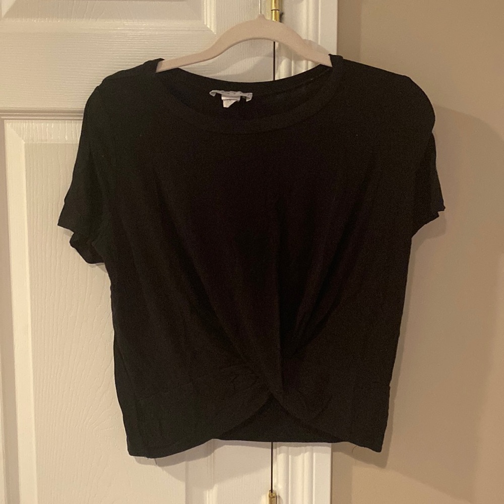 Tie in the front t shirt black